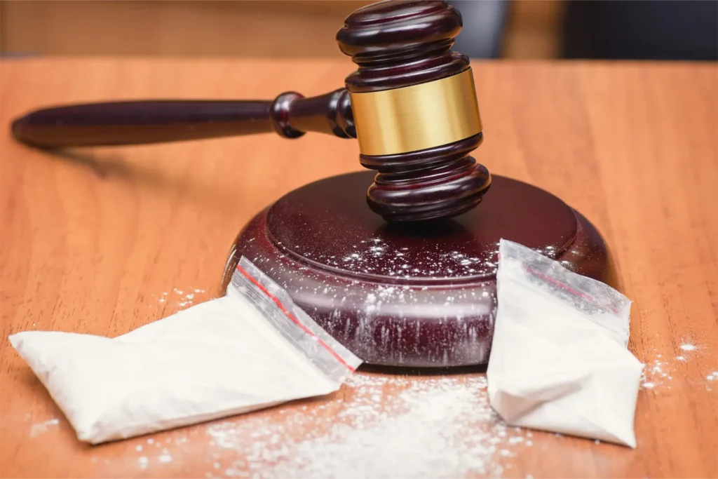 中国人在美国组织暗网贩毒团伙,赚取近800万美元,五人被判刑