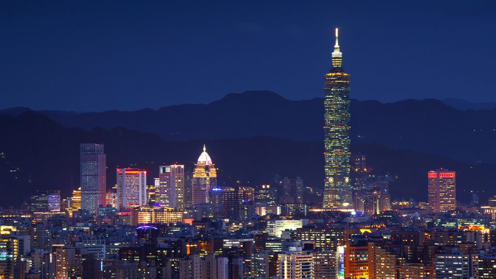 台北夜景(图片来源:许恩旭/ Shutterstock) 暗网中发现2000万台湾公民数据,恐成特大政府泄密事件